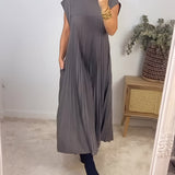 SIMONE | LAHKA IN FINO PLISIRANA OBLEKA