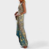 Oblačila s V-izrezom in detajli iz bleščic