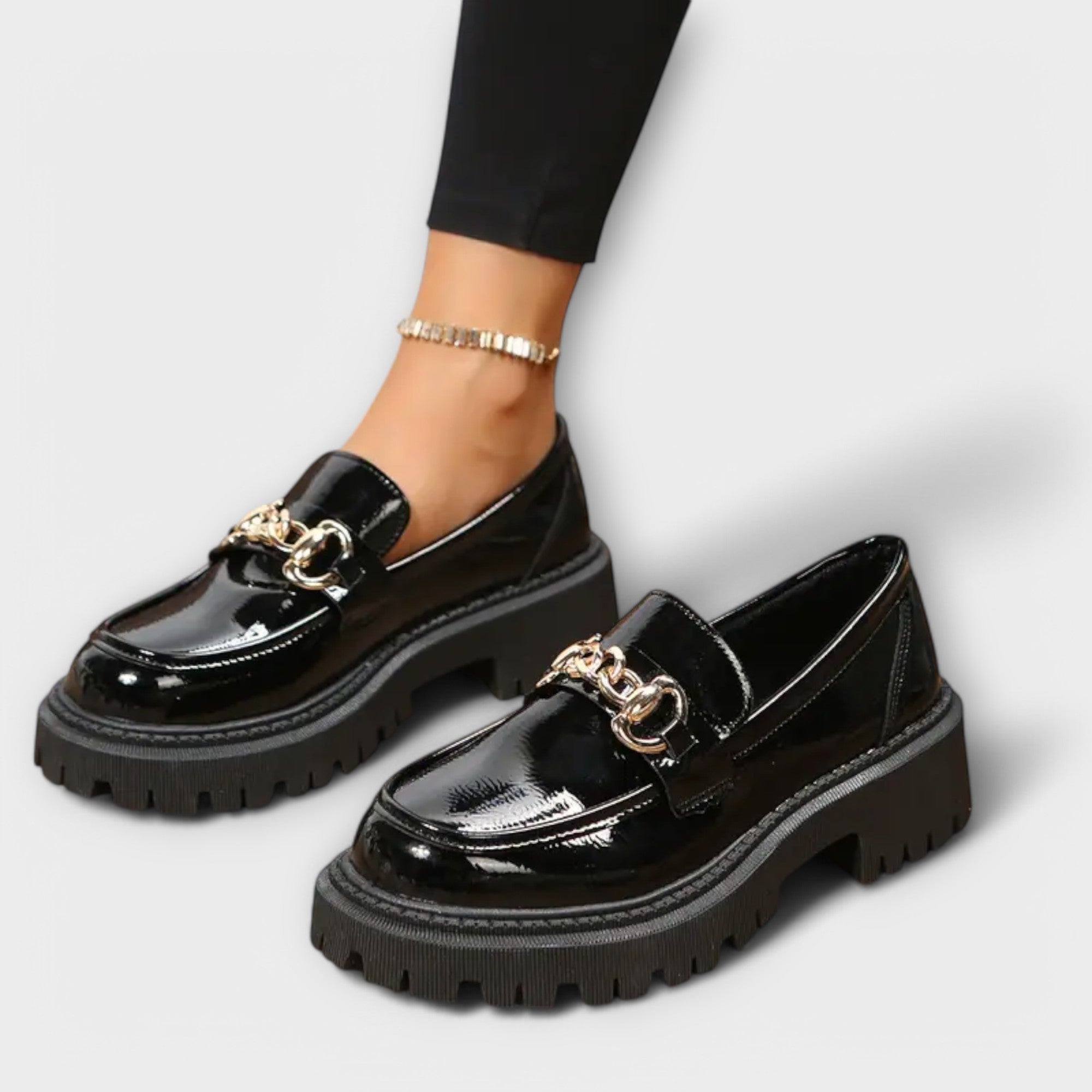 Trendy ženske platformne loafers s sponko