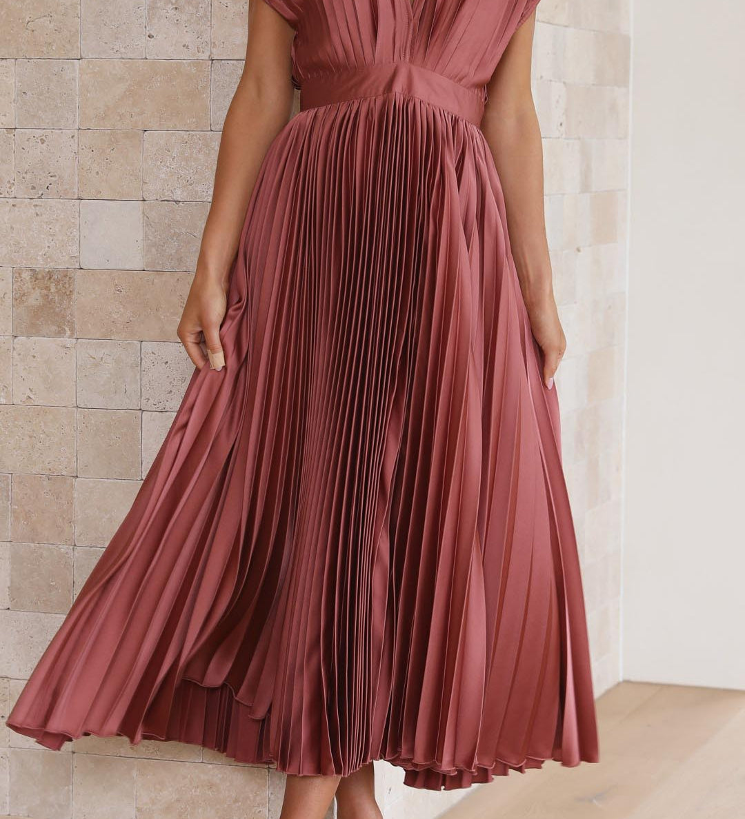Isla | Elegantna plise obleka