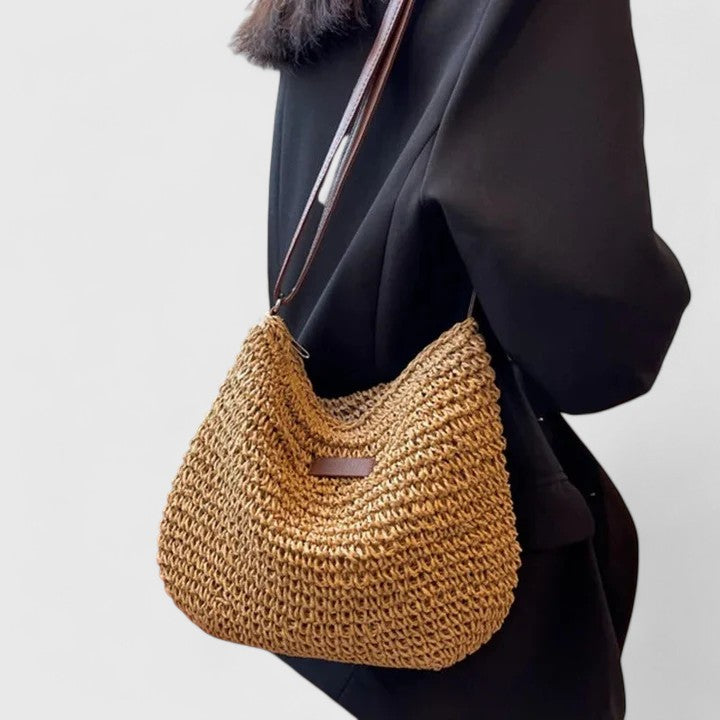 Neža | Eleganten kovček